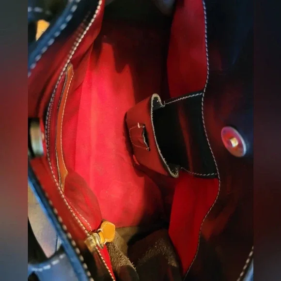 Dooney & Bourke 5 pieces - Picture 9 of 16